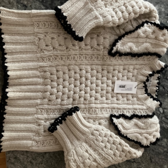 100% Wool Sweater by Sea - Picture 2 of 2